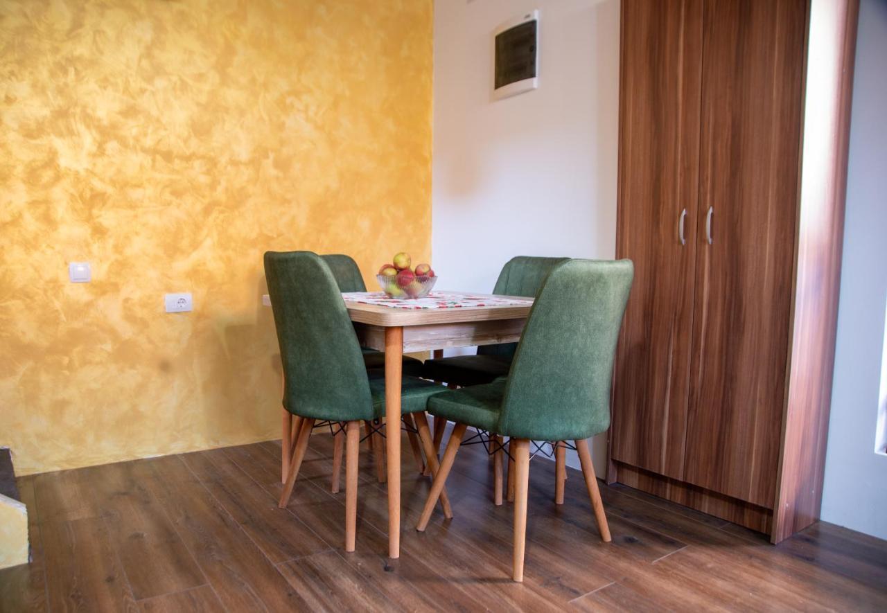 Apartmani Kacara Sremski Karlovci Esterno foto